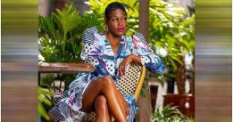 Grad from HBCU w/ 2 failed businesses turns fashion designer & sells out in an hr.
