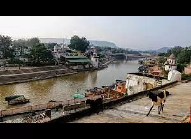 Politicians are making their presence felt in the usually quiet town of Chitrakoot, Bhopal.