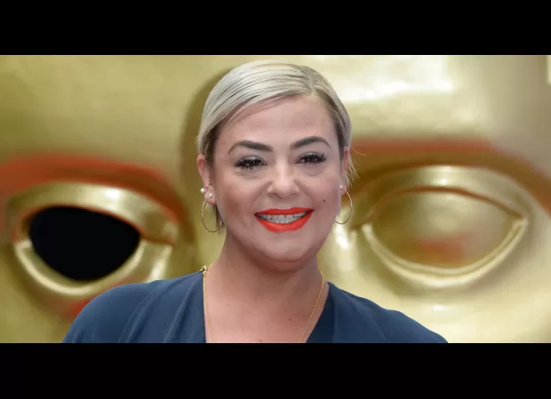 Lisa Armstrong to sue over £100,000; Ant McPartlin's ex-wife taking legal action.