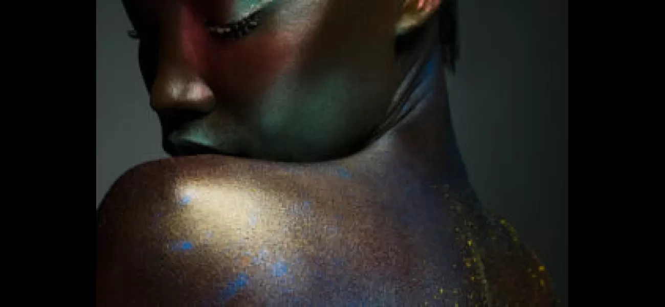 Model with dark skin bullied for decades due to complexion, shares her story.