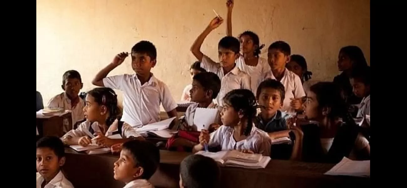 UP Govt. has issued notice to 9000 primary teachers for not attending school.