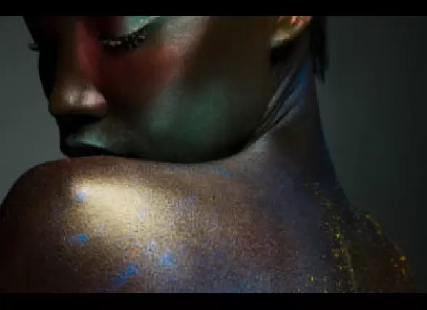 Model with dark skin bullied for decades due to complexion, shares her story.