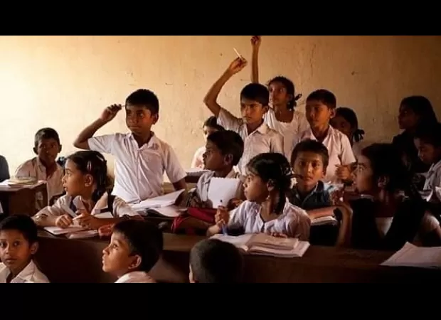 UP Govt. has issued notice to 9000 primary teachers for not attending school.