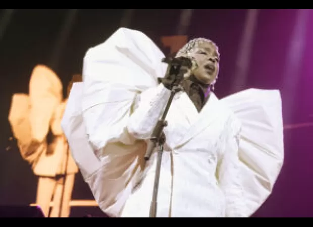 Lauryn Hill postpones Philly show, citing need to 