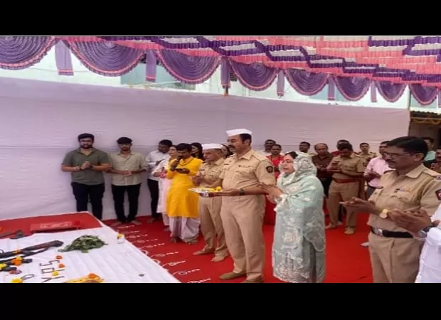 On Dussehra, Navi Mumbai Police held Shastra Pooja at Panvel Police Station to celebrate the tradition.
