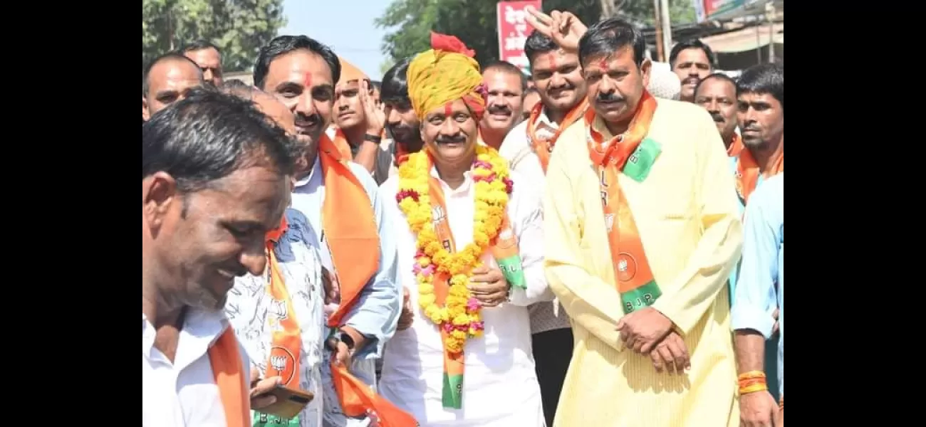 Congress and BJP have submitted their candidate nominations from Sonkatch, Madhya Pradesh for upcoming polls.