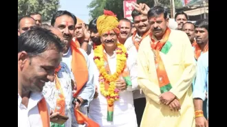 Congress and BJP have submitted their candidate nominations from Sonkatch, Madhya Pradesh for upcoming polls.