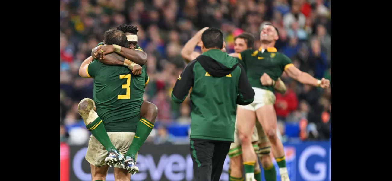 SA overcame a 14-man NZ team to keep their Rugby World Cup title.