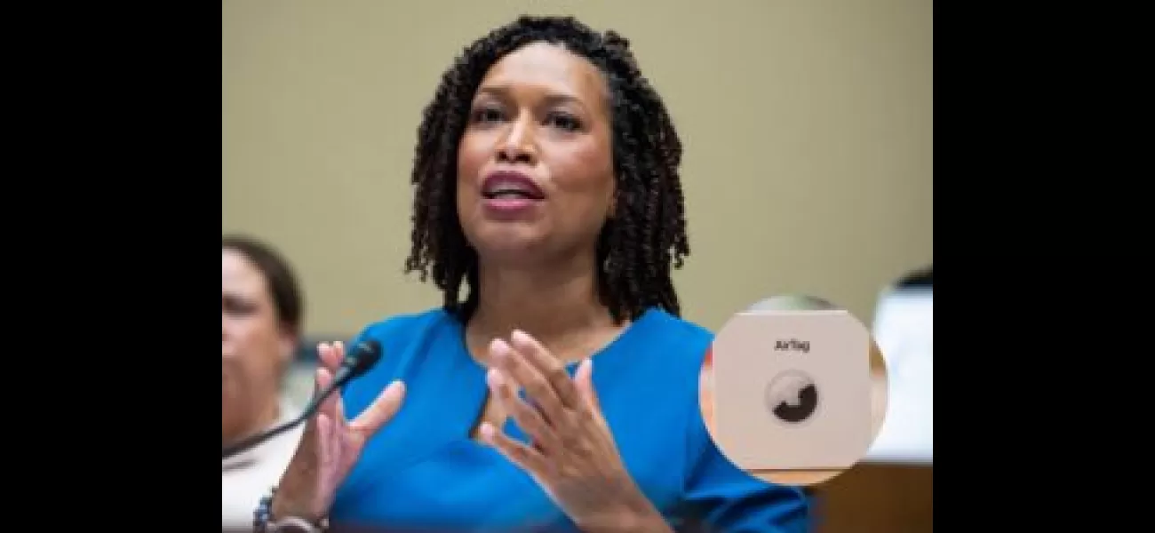 Mayor of Washington, D.C. gives out free AirTags to help reduce car theft.