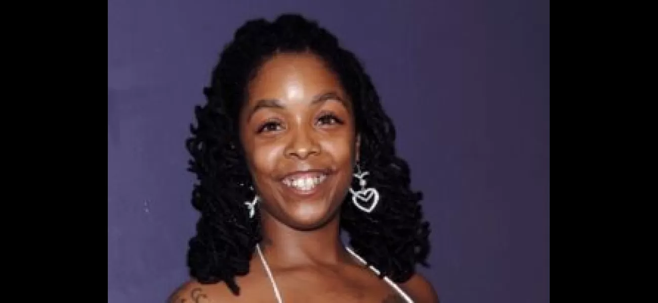 Khia faces backlash after charging a fan $10 for a selfie at a gas station.