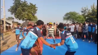 Former Cabinet Minister Umang Singhar seen playing Kabbadi on the campaign field (VIDEO).