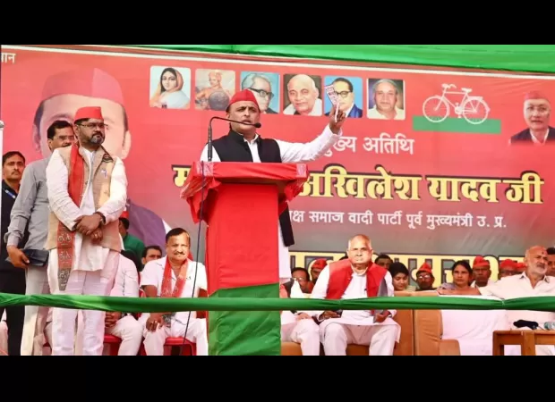 Akhilesh Yadav accuses Congress of speaking BJP's language & making 