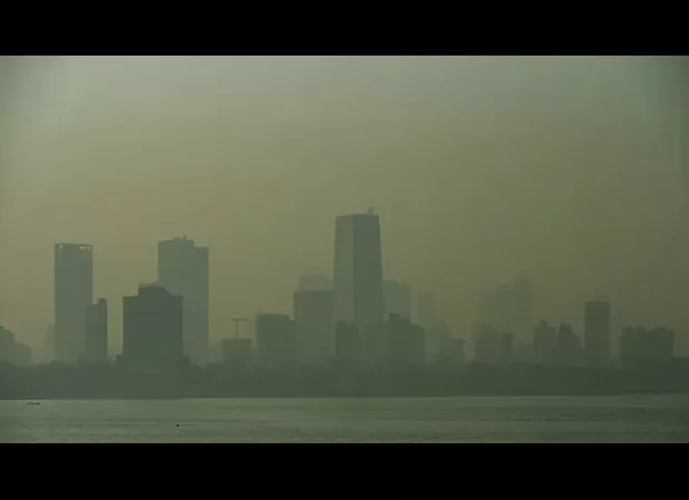Mumbai's air quality is poor due to stagnant air and fog, and is expected to remain that way.