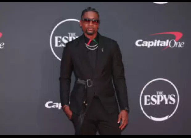 Lanny Smith went from an NBA player to a successful athletic apparel entrepreneur.