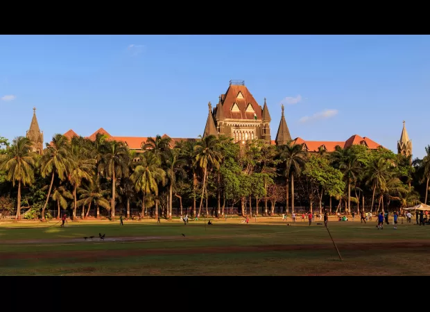 Bombay High Court suspends the 12-hour eviction rule of MbPT, allowing people to stay on port land.