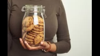 Black doctor left healthcare to bake Oprah Winfrey's favorite cookies.
