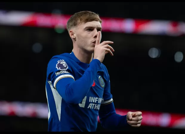 Shaun Wright-Phillips predicts Cole Palmer will be Chelsea's standout player after impressive early performances.