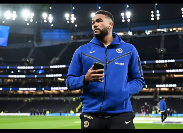 Pochettino urges Southgate to consider James & Sterling for England squad.