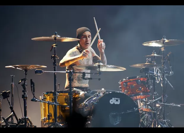 Travis' behavior during Kourtney's labor would've infuriated any mom.