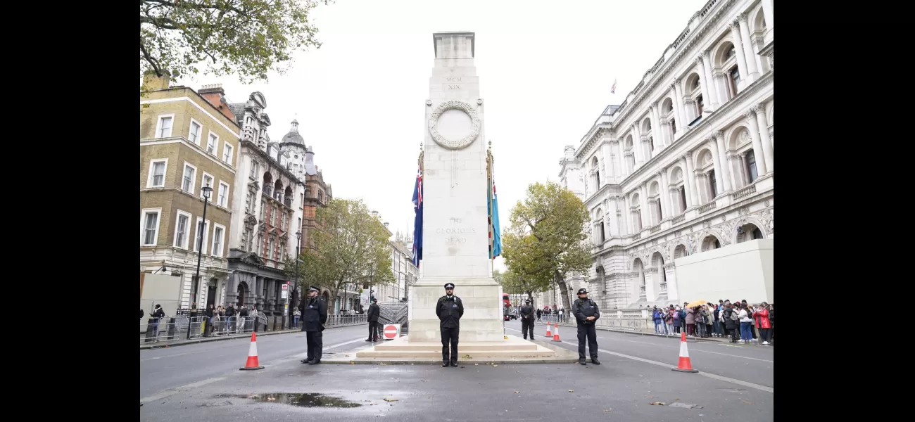 Hundreds of thousands to march in support of Palestine with police protecting the Cenotaph.