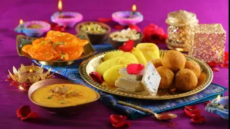 Gift ideas for Diwali 2023: Diyas, jewellery, and more to make the festive season special.