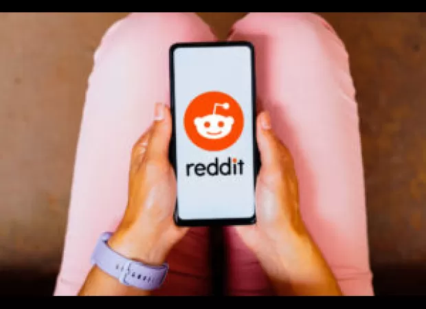 Mom seeks advice on Reddit about setting up savings accounts for her biological kids and bonus daughter.