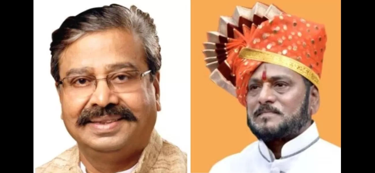Two Sena leaders fight over Lok Sabha seat, embarrassing party leader Shinde.