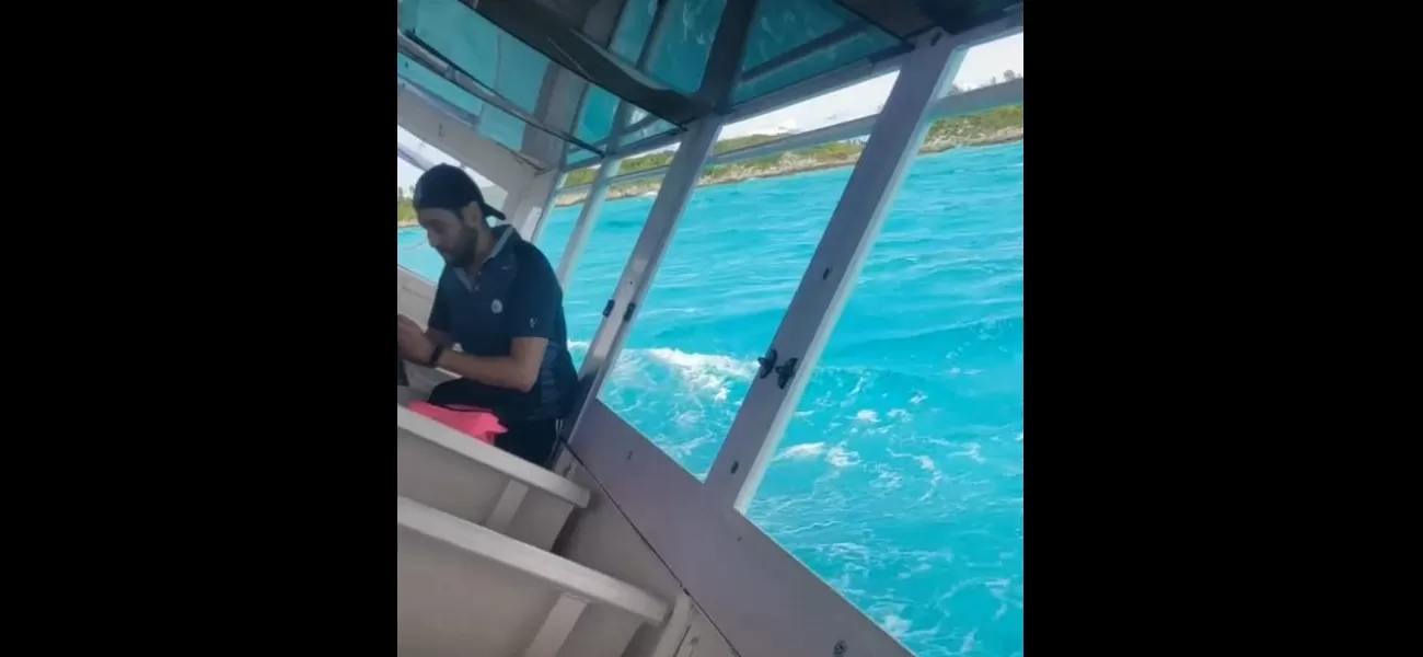 Tourist drowns when ferry capsizes during journey to private island.