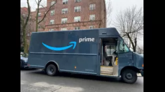Thieves steal from Amazon truck in Atlanta apartment complex parking lot.
