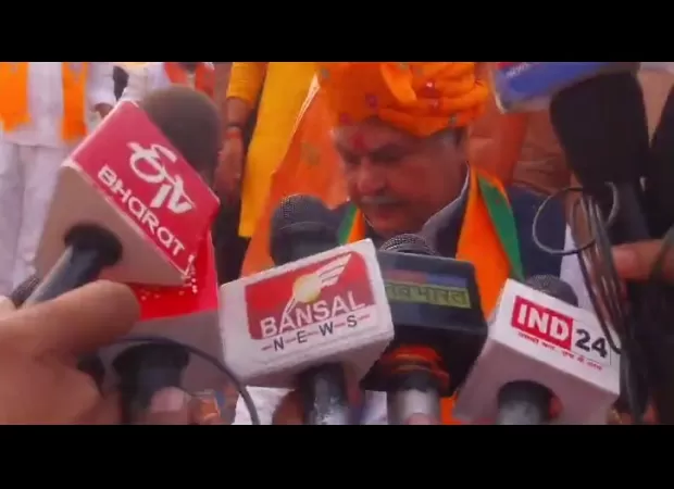 Union Minister Tomar dodges question on son's viral video involving a 'cash deal'.