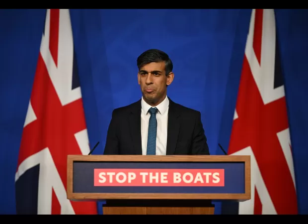 Should Rishi Sunak continue with his proposed plan for Rwanda?