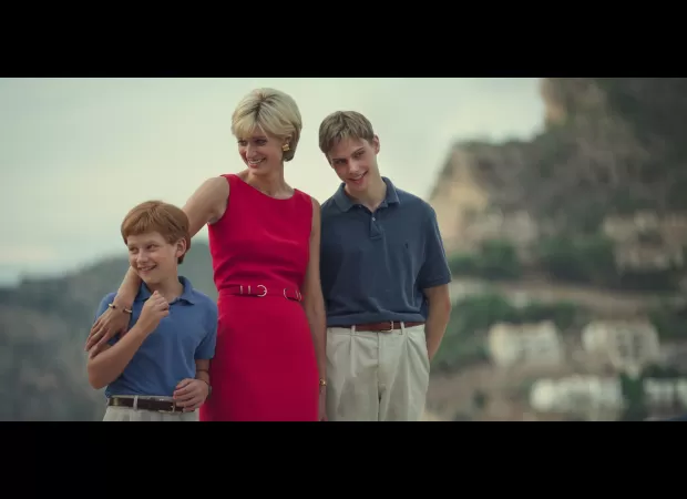 The Crown S6 shows Diana's last call with Harry and William before her death.