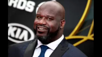 Shaq gifts kids in LA a new basketball court to play on.