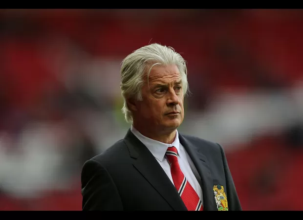 Former Manchester United scout Marcel Bout criticizes the Glazers for not acting quickly enough on transfer targets.