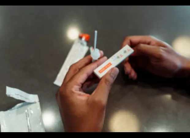 Free COVID-19 tests available for at-home use before the holiday season.