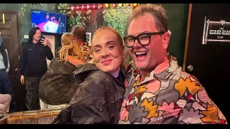 Alan Carr shares photo of Adele, delighting fans.