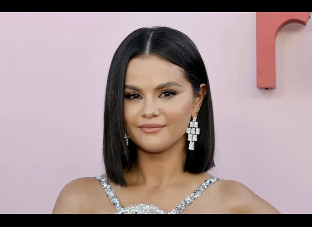 Selena Gomez showed off a dramatic new hair look.