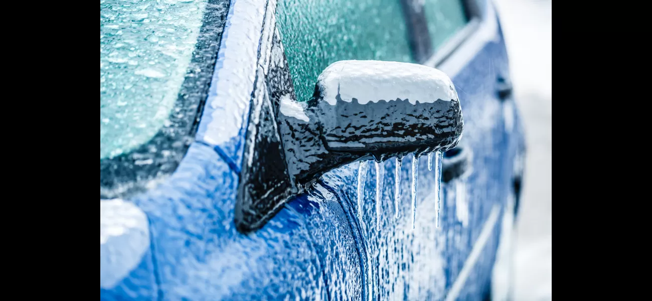 People are finding a way to quickly defrost car windows, but don't try any risky 