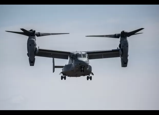 US mil. aircraft w/ 8 onboard crashed into sea after sending out an emergency call.