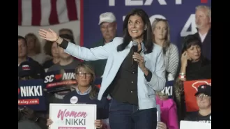 Haley's town hall in SC turns into a rally with cheering supporters.