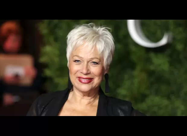 Denise Welch not dead; reports false.
