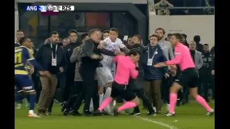 Referee punched by president of football club after match in Turkish Super Lig.