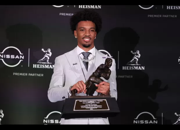 Jayden Daniels crowned as Heisman Trophy winner after an amazing senior season.