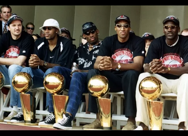 Chicago Bulls will honor Michael Jordan, Scottie Pippen and more with the first Ring of Honor.