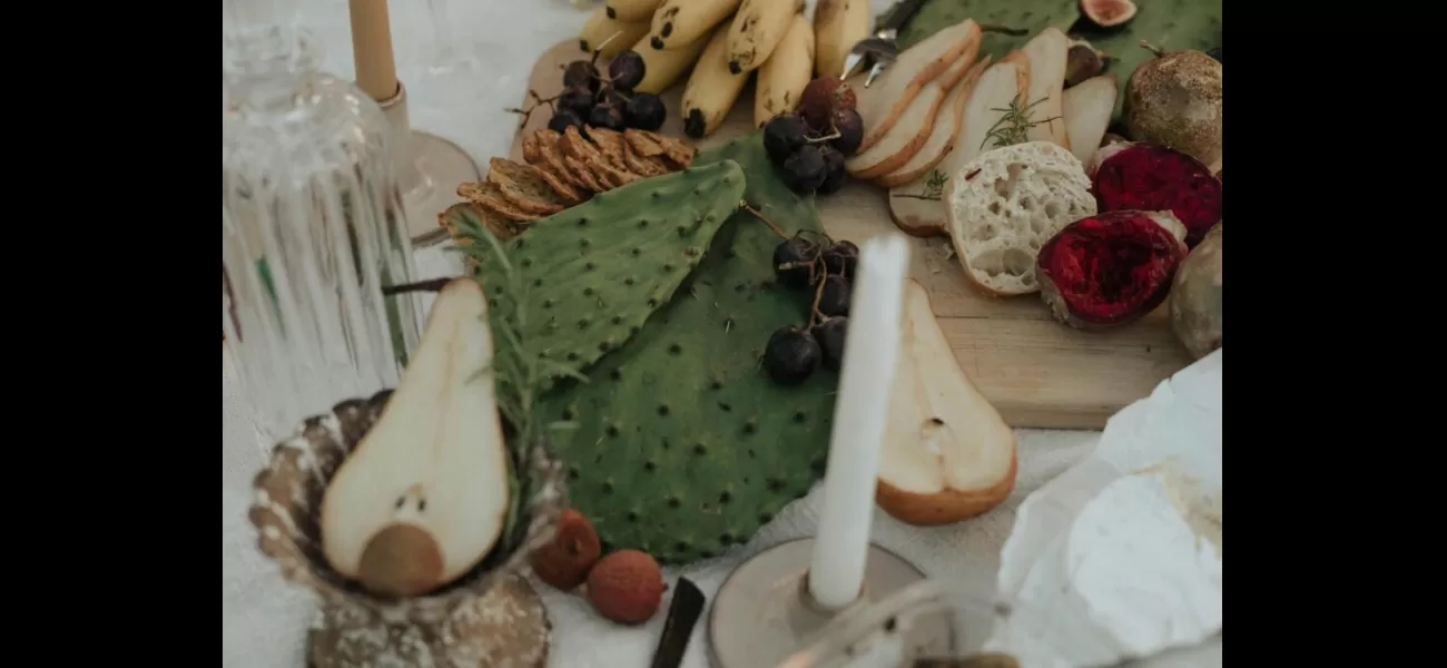 Eat healthy snacks to keep your energy and mood up during the holidays.