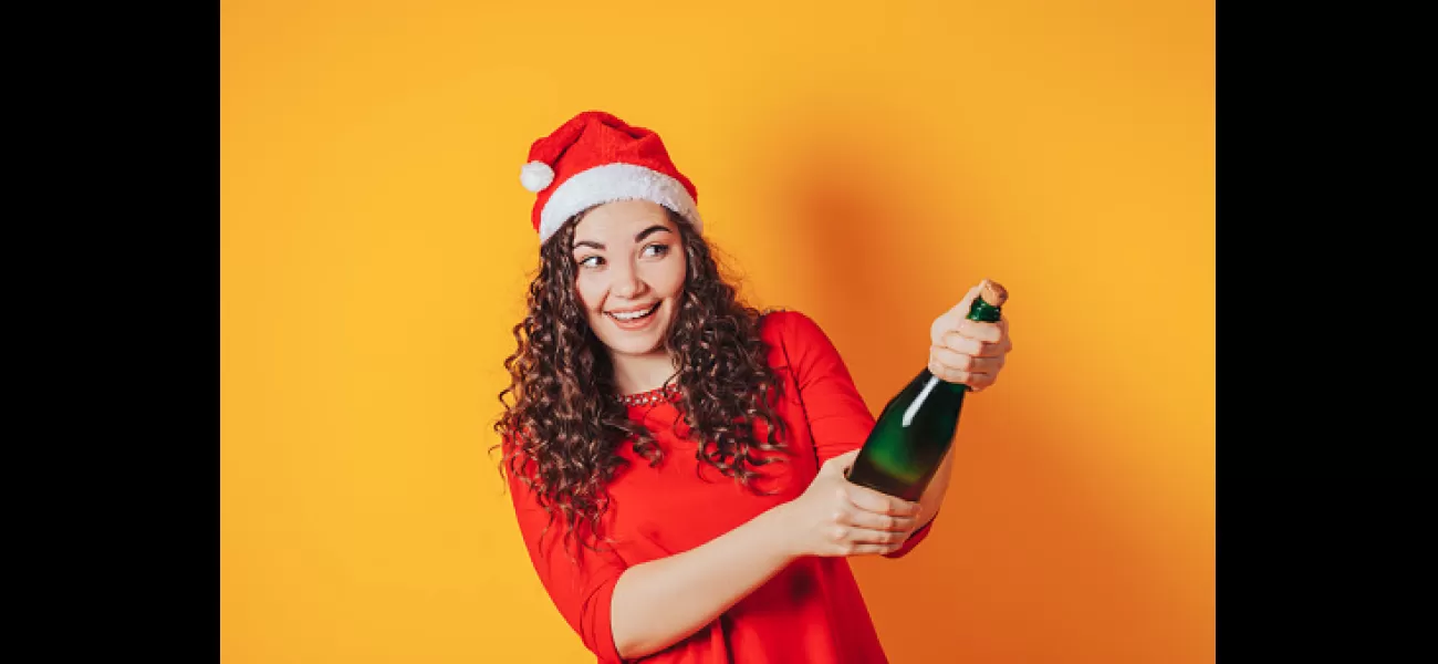 Experts warn: Christmas fizz may harm eyesight.