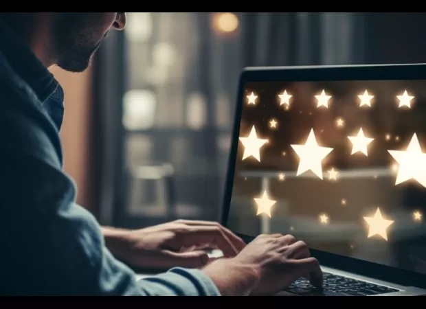 Respond to reviews & feedback online with these 10 tips to build customer relationships.