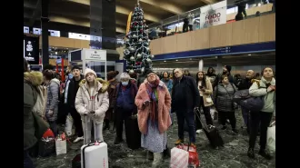 UK faces disruption on Christmas Eve due to high speed winds warned by Met Office.