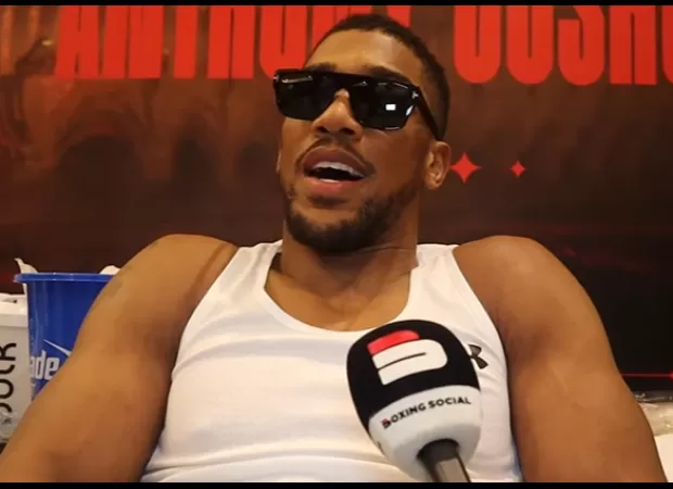 Joshua predicts Usyk will win if Fury-Usyk fight happens.