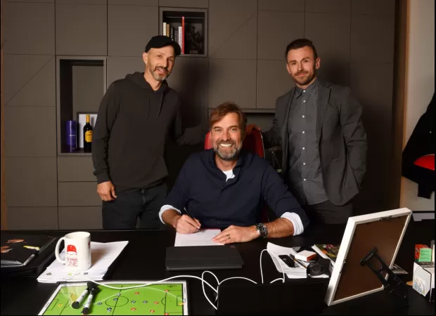 Julian Ward, ex-Liverpool sporting dir., is being considered for a role at Man U.